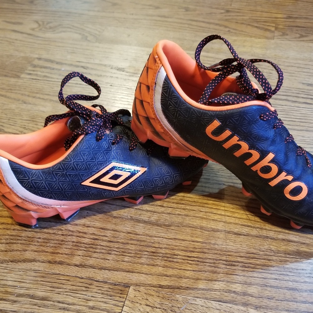 Umbro boys cleats